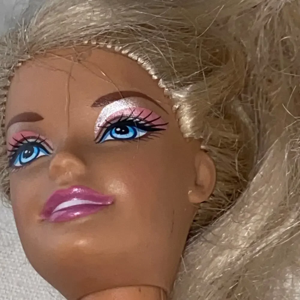 Barbie I Can Be 2012 Jointed Blue Eyes Pink Makeup Blonde Molded Undies Naked